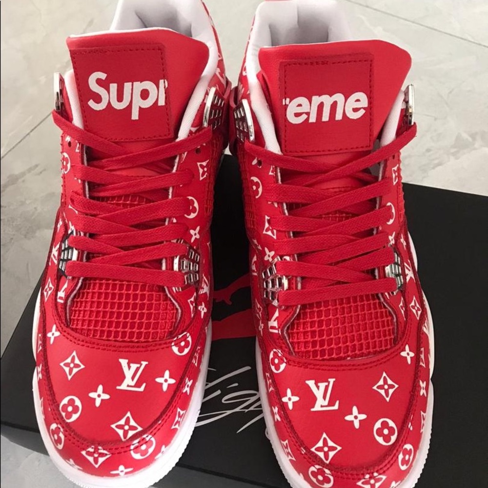 Louis Vuitton size 11 AJ4